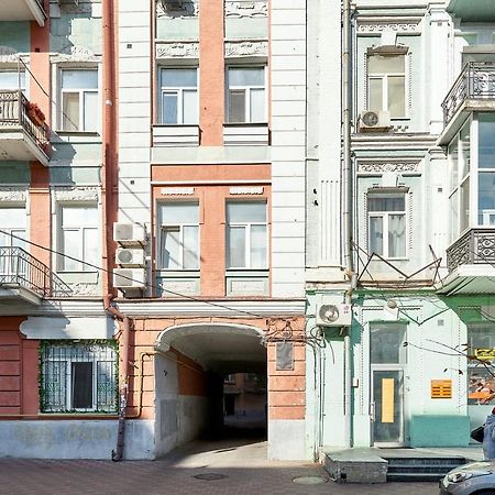 S12-58 MODERN APARTHOTEL WITH TWO 2BEDROOMS IN CENTRAL KIEV - BESSARABSKA SQUERE - GULLIVER MALL - OLYMPIC STADIUM - PALACE OF SPORTS - Saksahanskoho St, 12Б Экстерьер фото