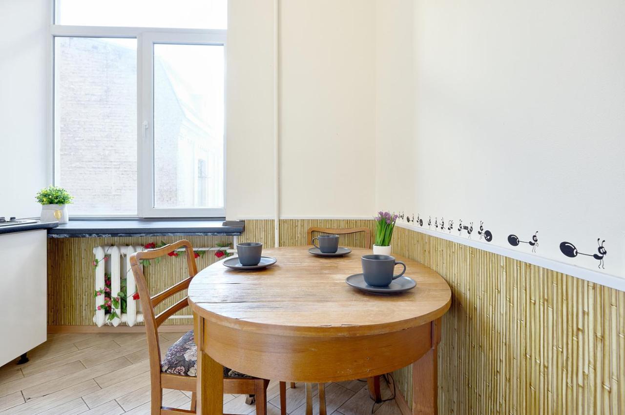 S12-58 MODERN APARTHOTEL WITH TWO 2BEDROOMS IN CENTRAL KIEV - BESSARABSKA SQUERE - GULLIVER MALL - OLYMPIC STADIUM - PALACE OF SPORTS - Saksahanskoho St, 12Б Экстерьер фото