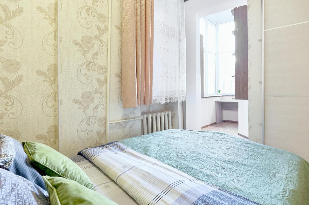 S12-58 MODERN APARTHOTEL WITH TWO 2BEDROOMS IN CENTRAL KIEV - BESSARABSKA SQUERE - GULLIVER MALL - OLYMPIC STADIUM - PALACE OF SPORTS - Saksahanskoho St, 12Б Экстерьер фото