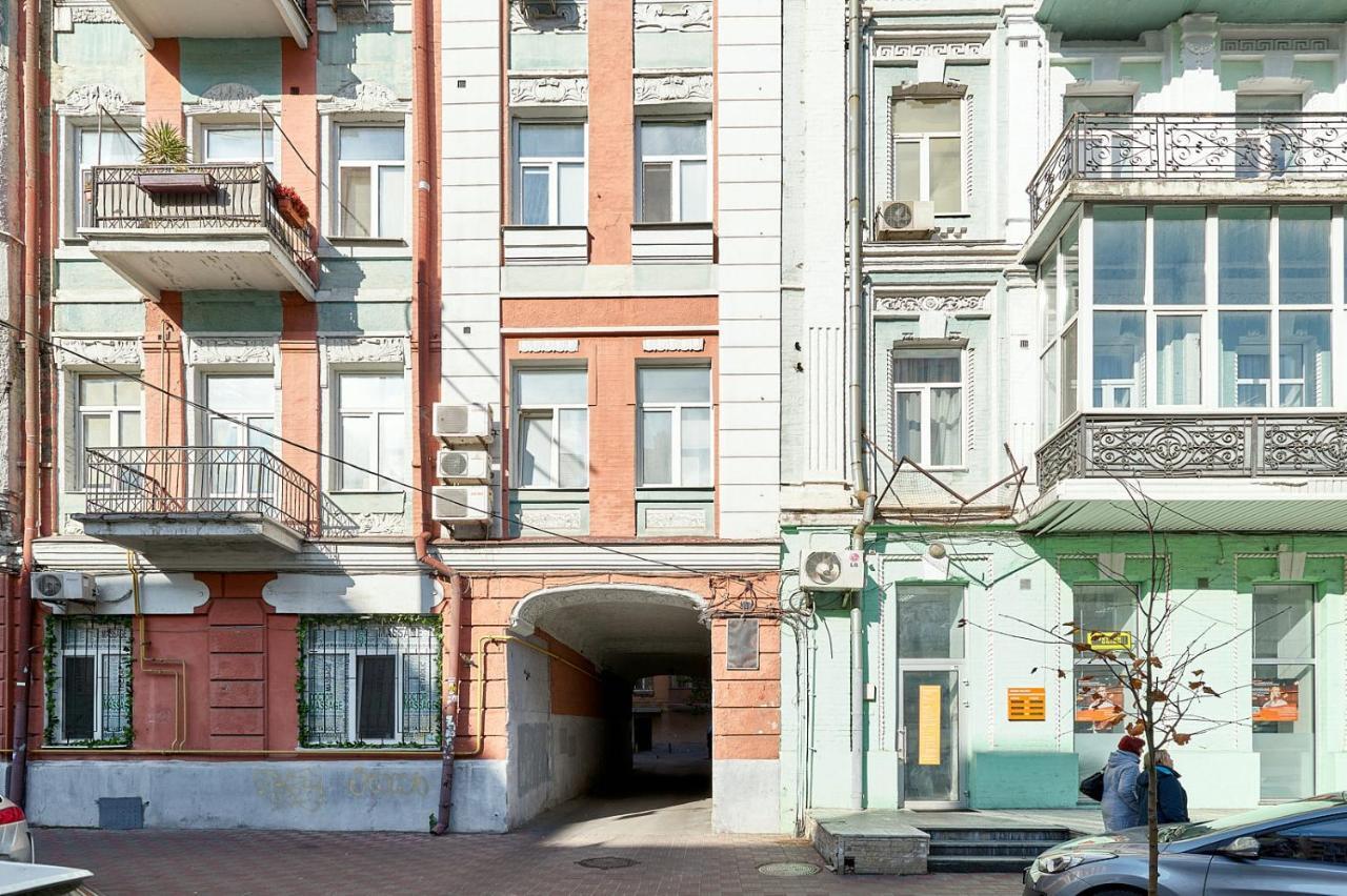 S12-58 MODERN APARTHOTEL WITH TWO 2BEDROOMS IN CENTRAL KIEV - BESSARABSKA SQUERE - GULLIVER MALL - OLYMPIC STADIUM - PALACE OF SPORTS - Saksahanskoho St, 12Б Экстерьер фото
