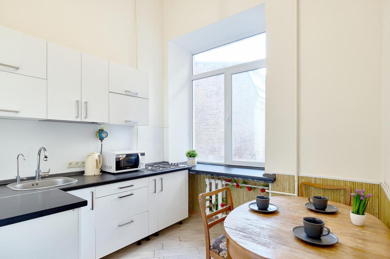 S12-58 MODERN APARTHOTEL WITH TWO 2BEDROOMS IN CENTRAL KIEV - BESSARABSKA SQUERE - GULLIVER MALL - OLYMPIC STADIUM - PALACE OF SPORTS - Saksahanskoho St, 12Б Экстерьер фото